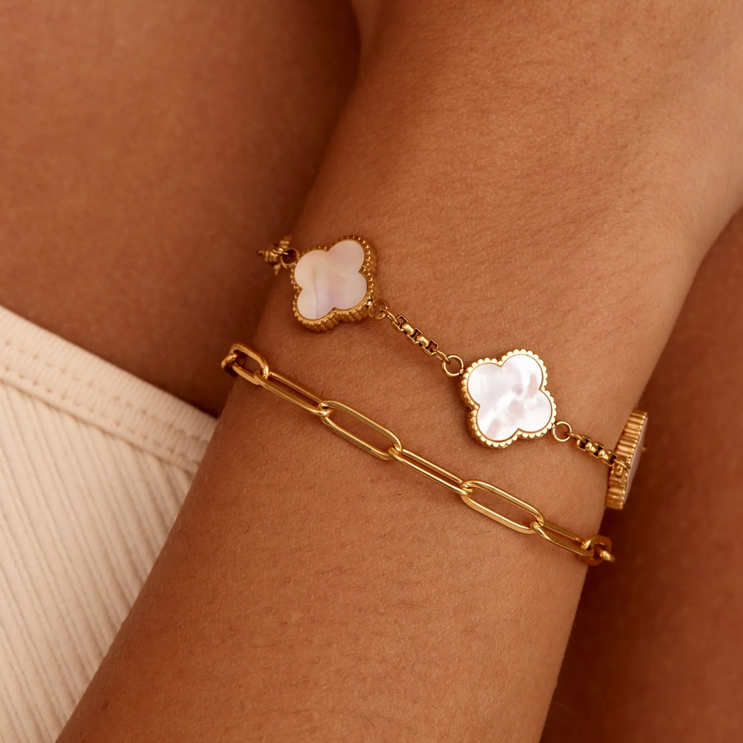 Pearl clover bracelet close-up detail — Olivia Jewelry